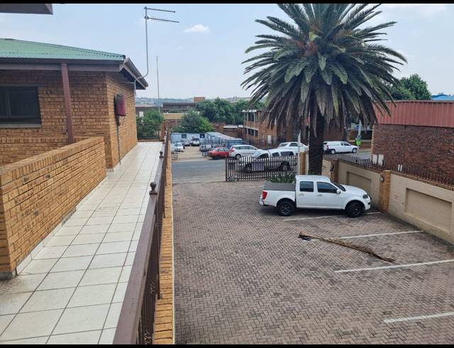 850M² BUILDING FOR SALE IN ALBERTON NORTH